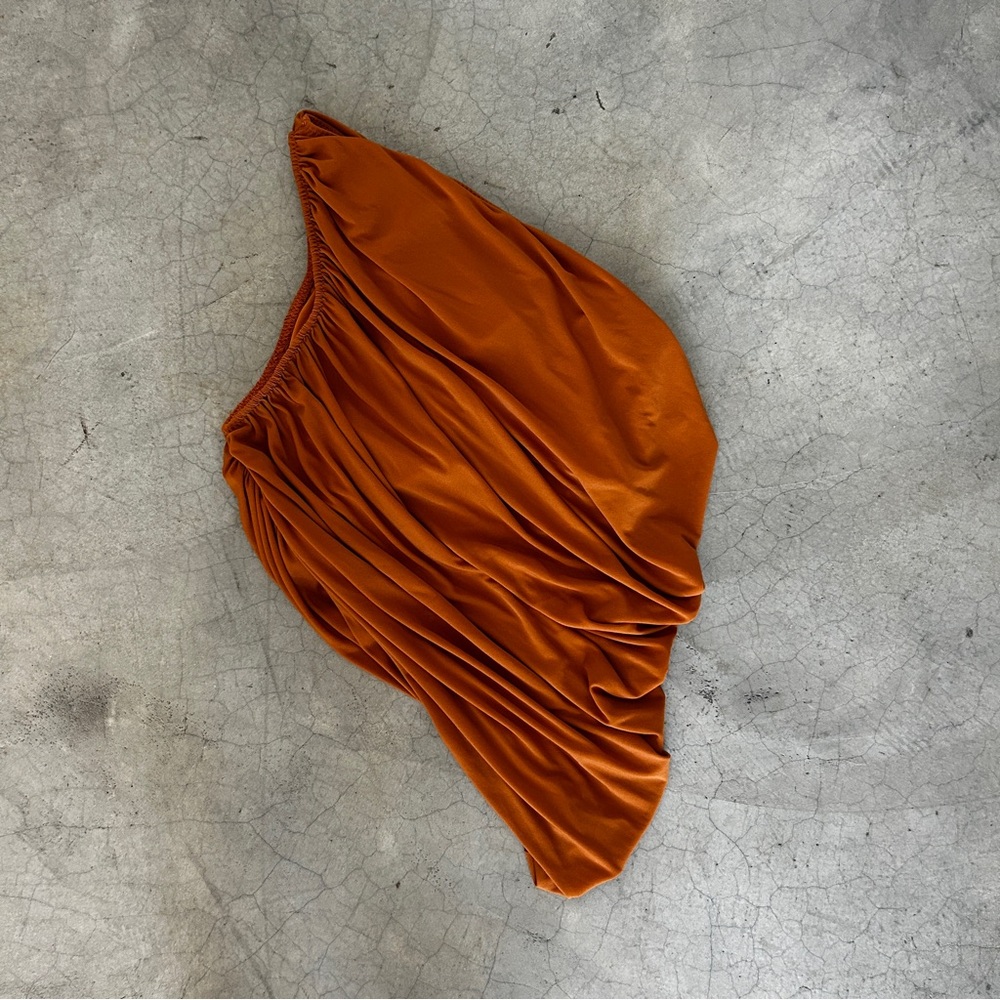 Norma Kamali 🍁 Burn Orange Diana One Shoulder Top